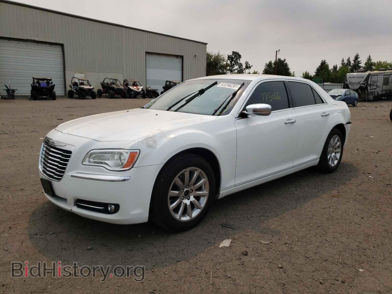 2011 CHRYSLER 300 - VIN: 2C3CA5CG6BH598873 - Фото 2
