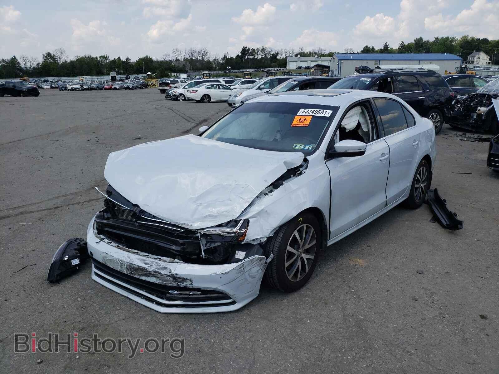 2017 VOLKSWAGEN JETTA - VIN: 3VWDB7AJ2HM335570 - Фото 2
