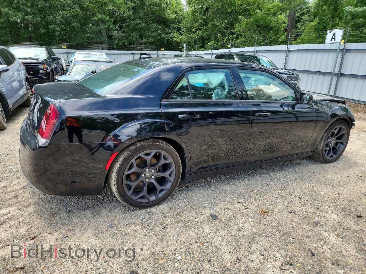 2019 CHRYSLER 300 - VIN: 2C3CCAAG2KH675986 - Photo 3