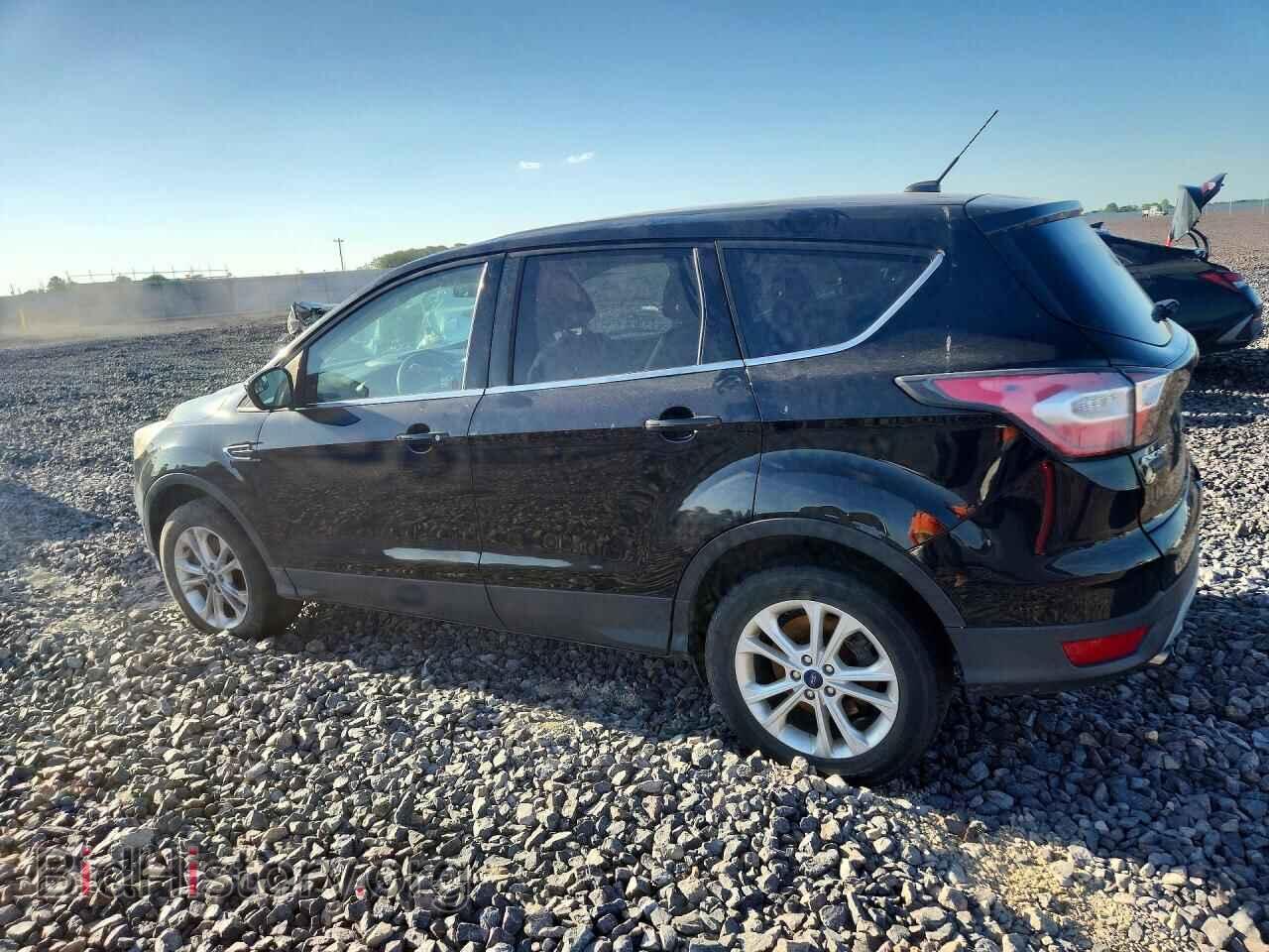 2017 FORD ESCAPE - VIN: 1FMCU9GD0HUB52830 - Фото 2