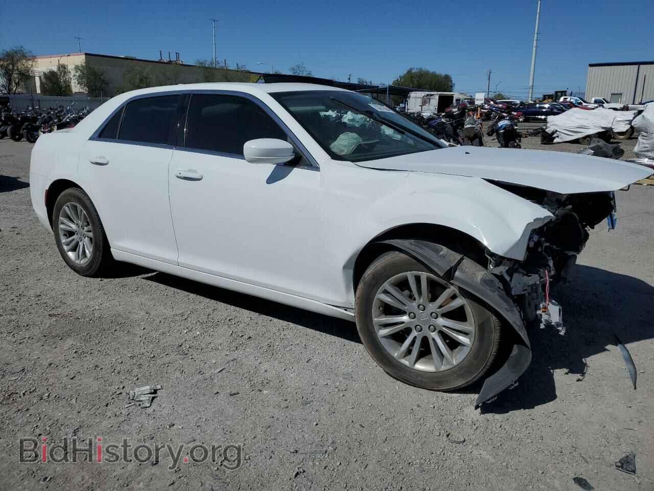 2017 CHRYSLER 300 - VIN: 2C3CCAAG1HH609986 - Фото 4