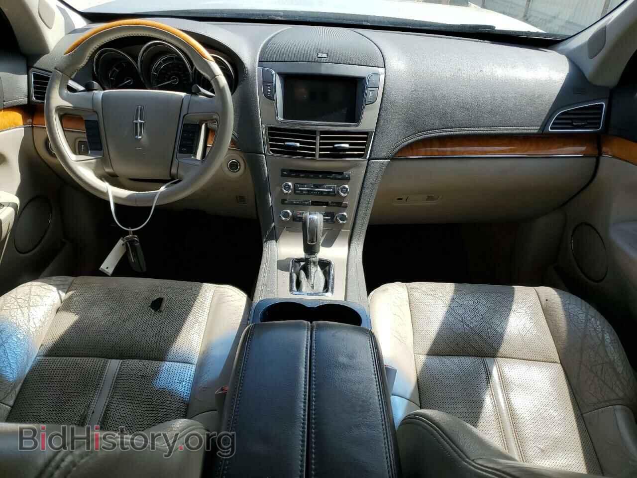 2011 LINCOLN MKT - VIN: 2LMHJ5FR2BBJ51202 - Photo 8