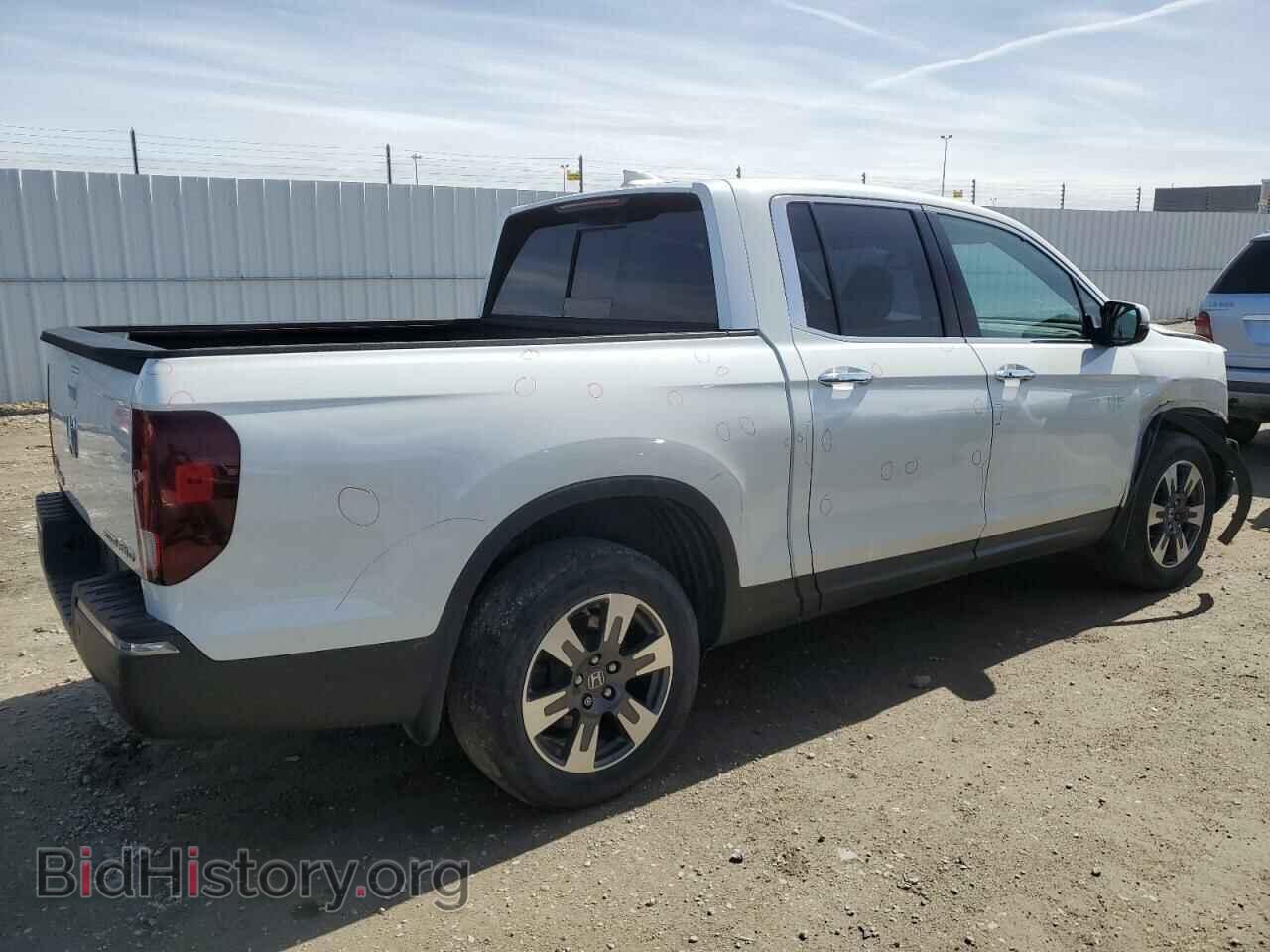 2017 HONDA RIDGELINE - VIN: 5FPYK3F77HB506853 - Фото 3