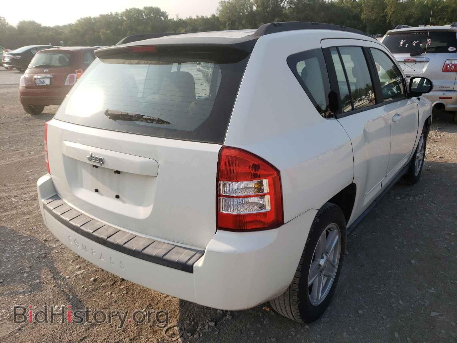 2010 JEEP COMPASS - VIN: 1J4NT4FB4AD589734 - Фото 4