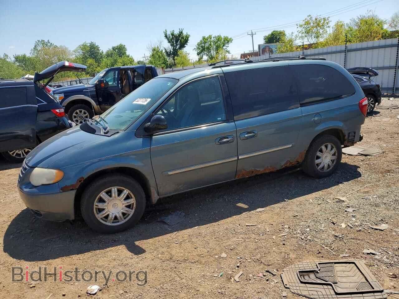 Photo 2C4GP54L45R546390 - CHRYSLER MINIVAN 2005