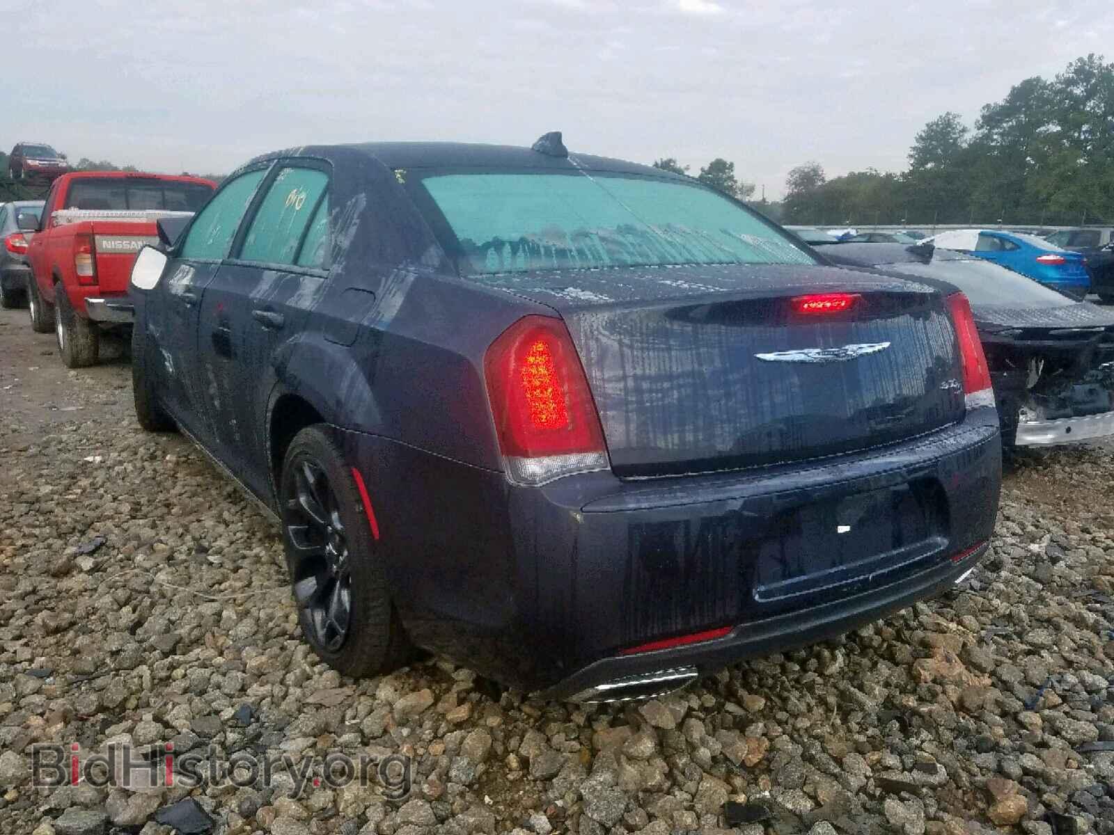 2019 CHRYSLER 300 - VIN: 2C3CCABG0KH516267 - Фото 3