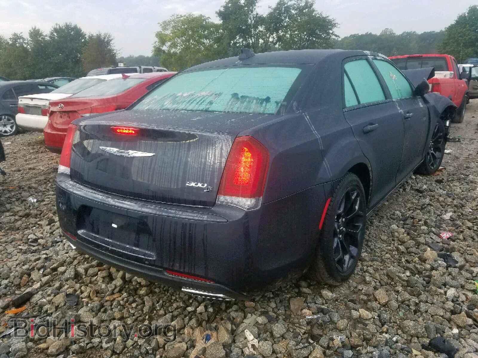 2019 CHRYSLER 300 - VIN: 2C3CCABG0KH516267 - Фото 4
