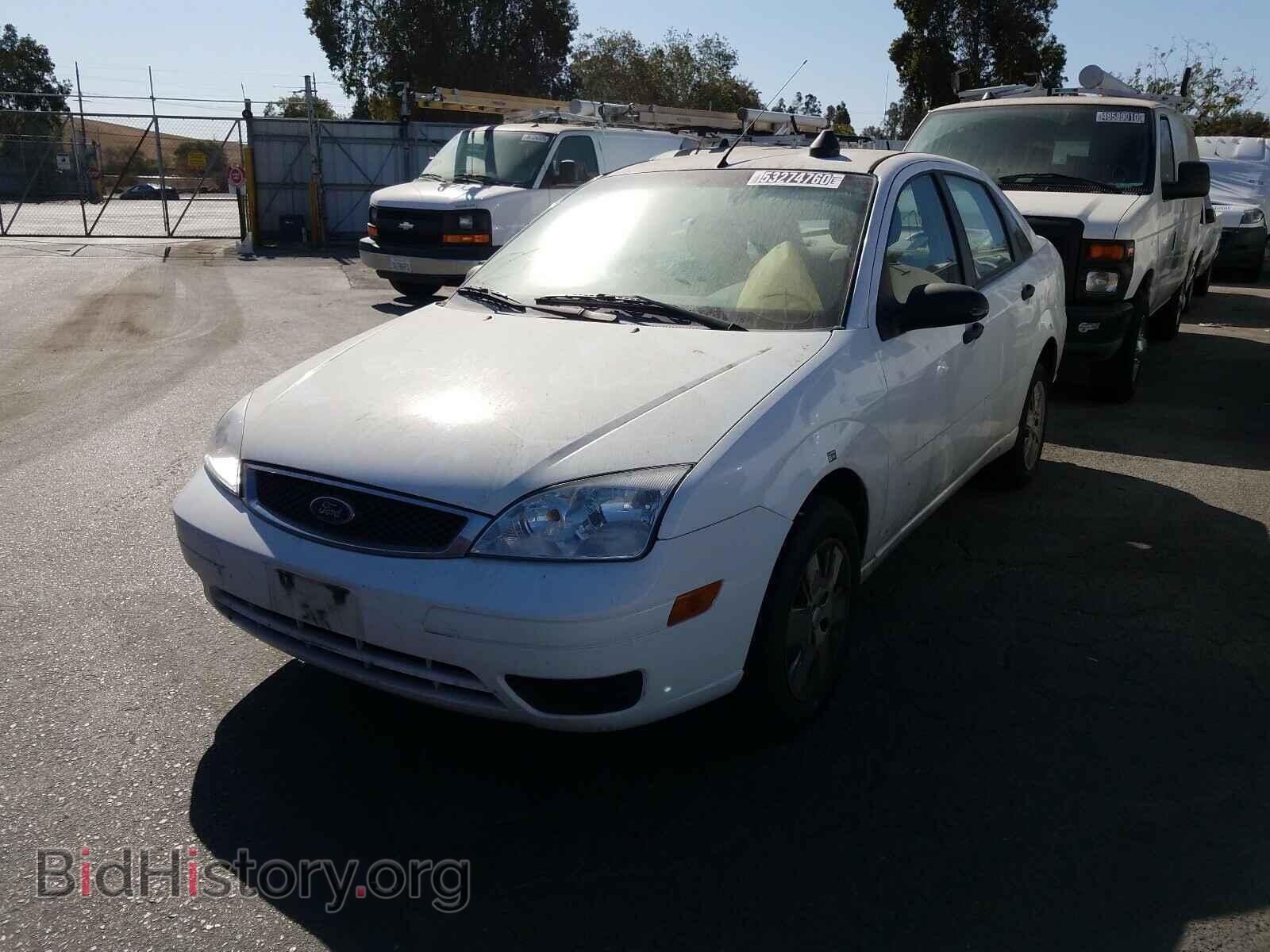 2007 FORD FOCUS - VIN: 1FAHP34N67W323178 - Фото 2