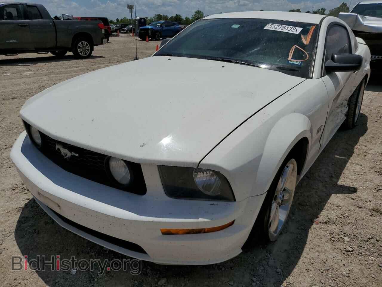 2007 FORD MUSTANG - VIN: 1ZVHT82H575210583 - Фото 2