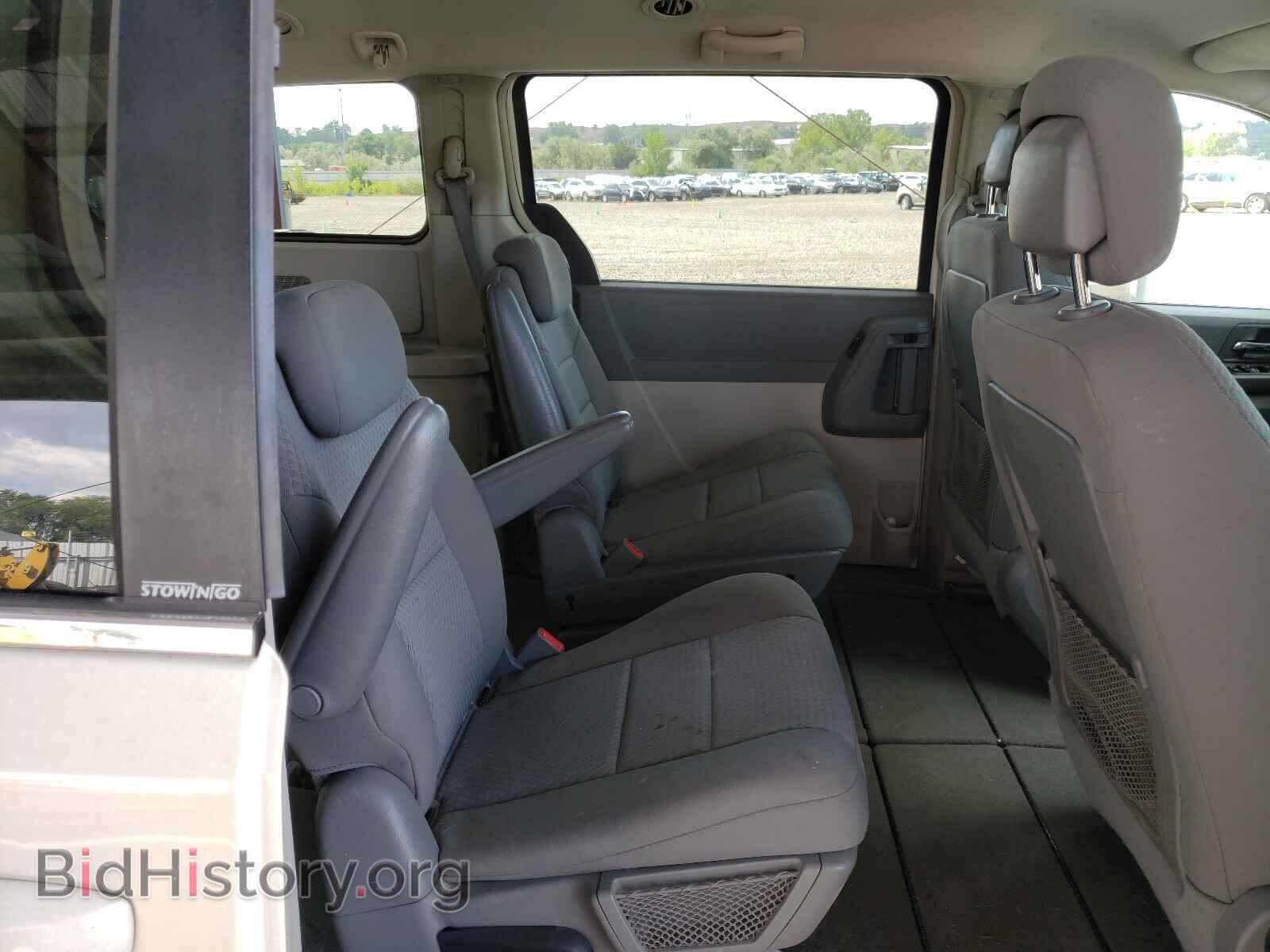 2010 CHRYSLER MINIVAN - VIN: 2A4RR4DE6AR314859 - Фото 6