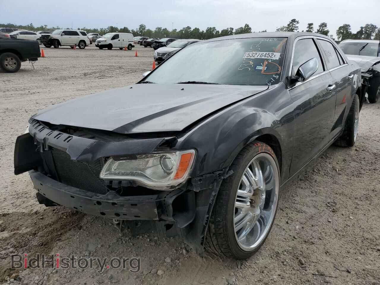 2013 CHRYSLER 300 - VIN: 2C3CCAET2DH532465 - Фото 2