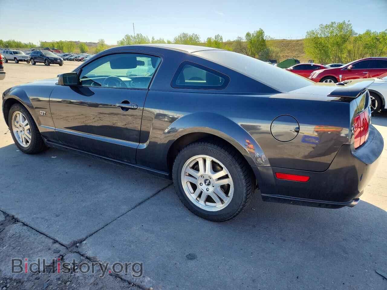 2008 FORD MUSTANG - VIN: 1ZVHT82H285163109 - Фото 2