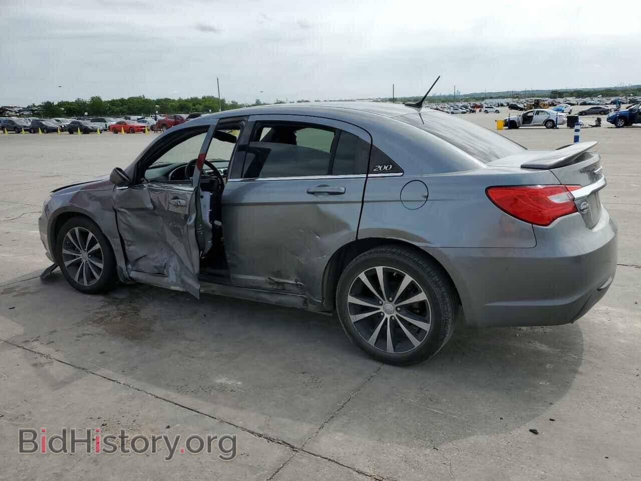 2011 CHRYSLER 200 - VIN: 1C3BC8FG3BN577795 - Photo 2