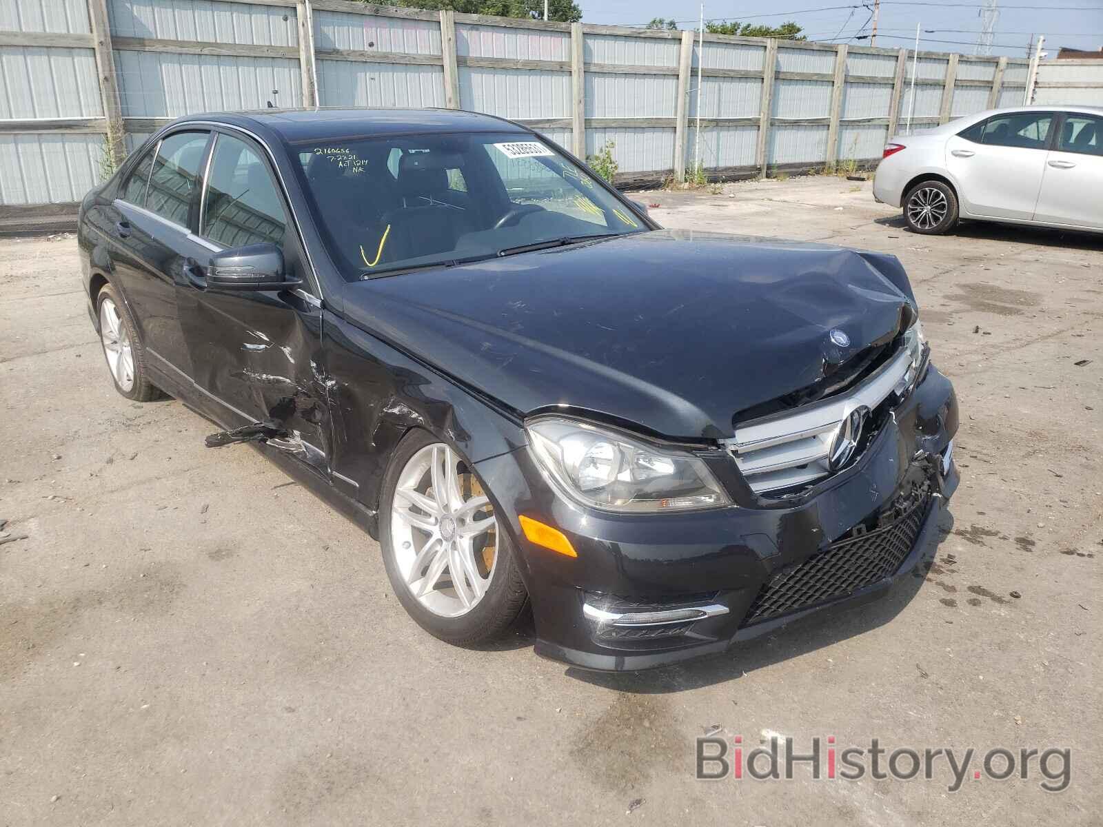 Photo WDDGF8BB7CR192811 - MERCEDES-BENZ C-CLASS 2012