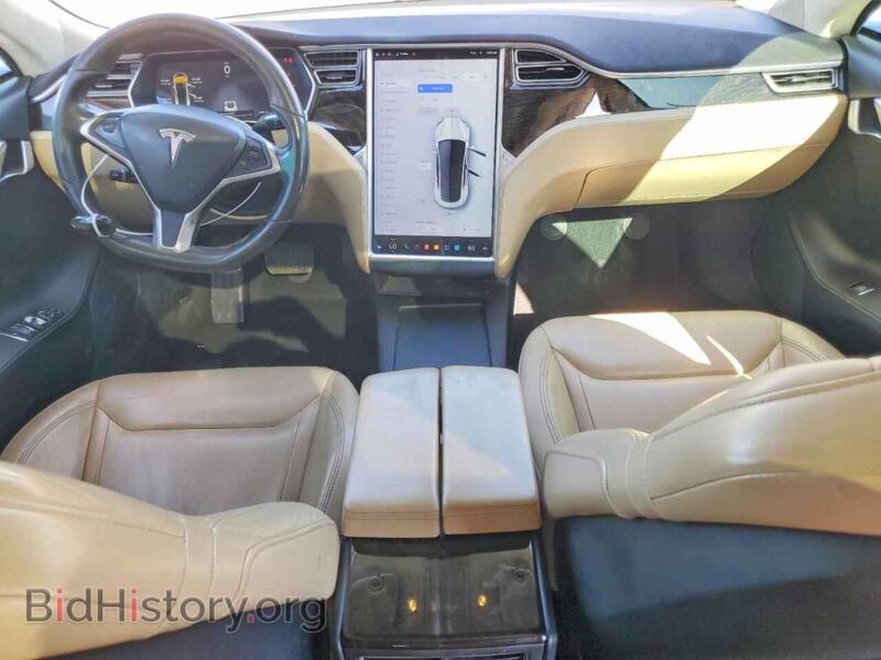 2016 Tesla MODEL S (VIN 5YJSA1E16GF140286) — photo 8 of 12