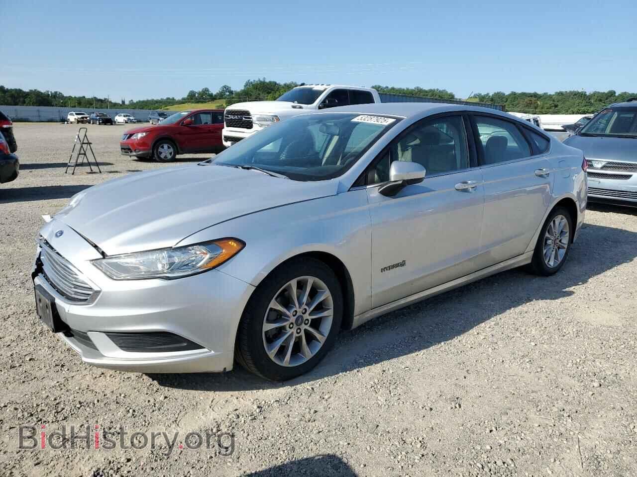 Photo 3FA6P0LU2HR288092 - FORD FUSION 2017