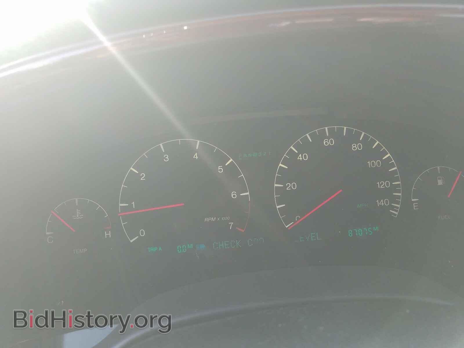 2000 CADILLAC DEVILLE - VIN: 1G6KF5794YU173987 - Photo 8
