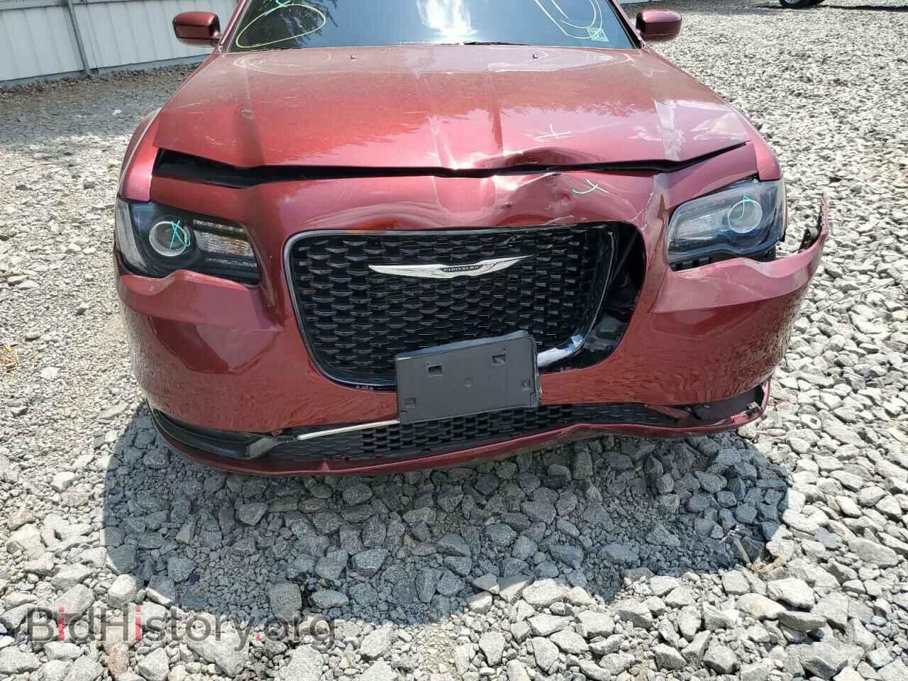 2019 CHRYSLER 300 - VIN: 2C3CCABG2KH628634 - Фото 9