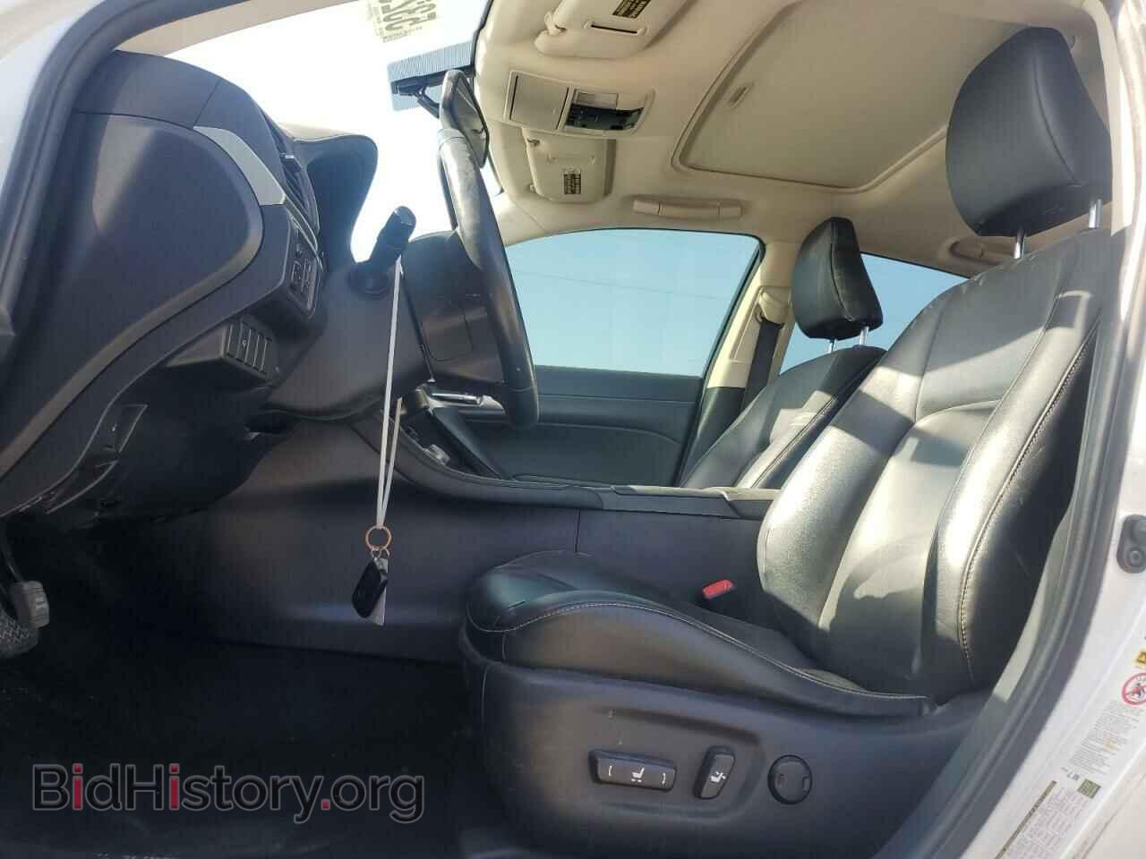 2014 LEXUS CT 200 - VIN: JTHKD5BH8E2187771 - Photo 7