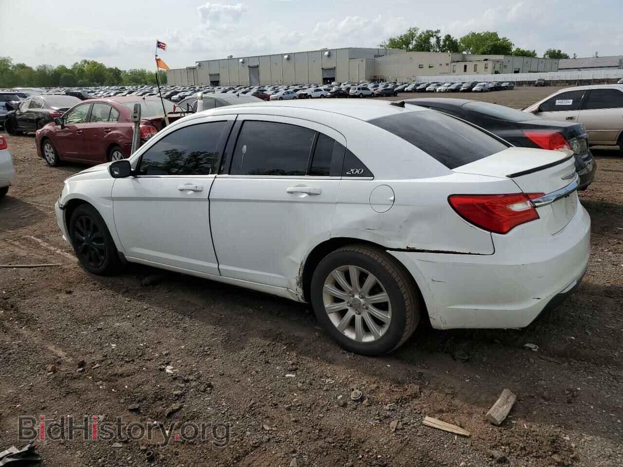 2013 CHRYSLER 200 - VIN: 1C3CCBAG7DN743098 - Фото 2