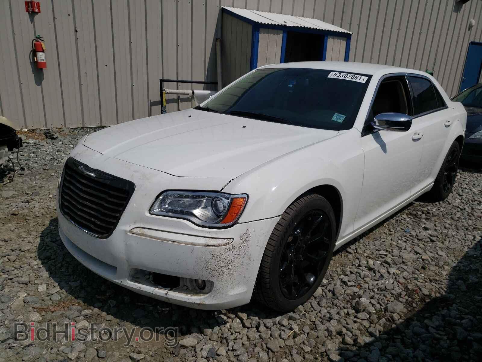 2013 CHRYSLER 300 - VIN: 2C3CCAAG5DH732104 - Фото 2