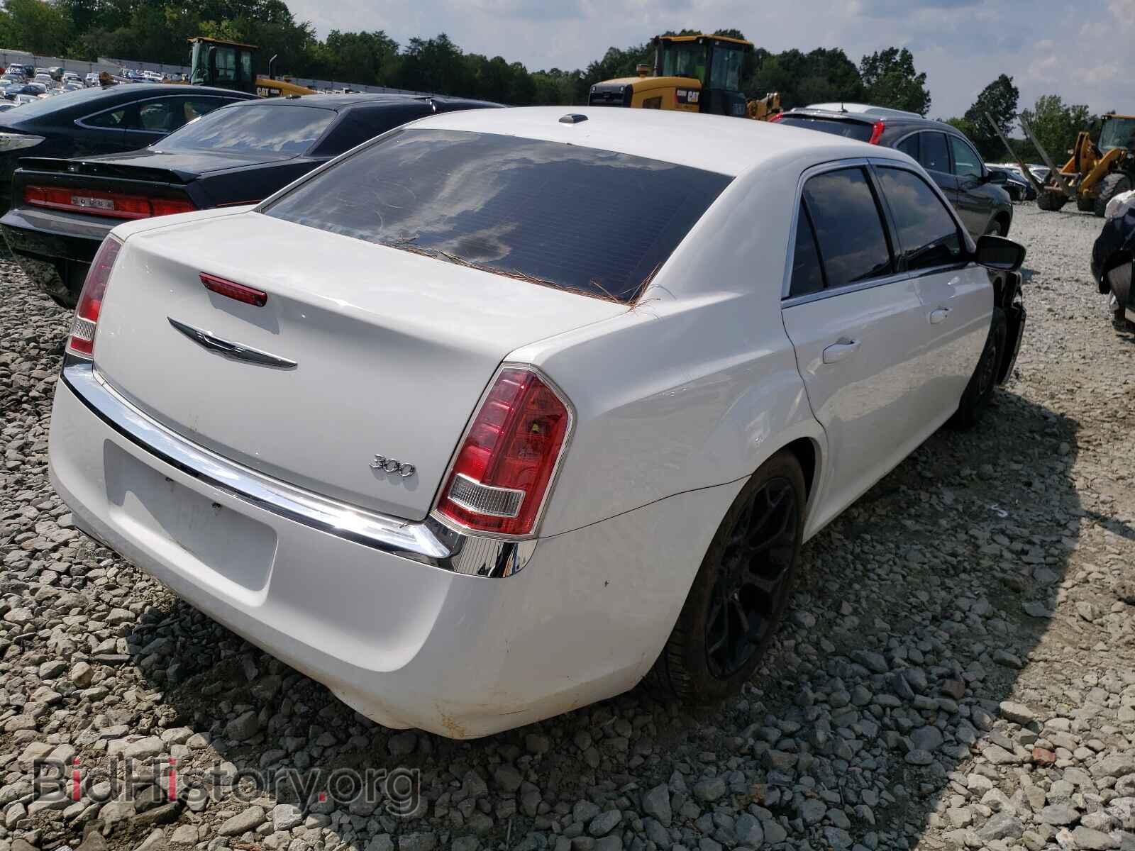 2013 CHRYSLER 300 - VIN: 2C3CCAAG5DH732104 - Фото 4