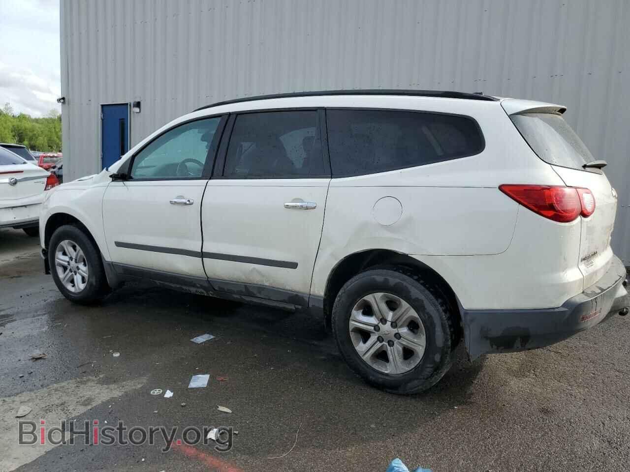 2011 CHEVROLET TRAVERSE - VIN: 1GNKRFED2BJ391587 - Фото 2