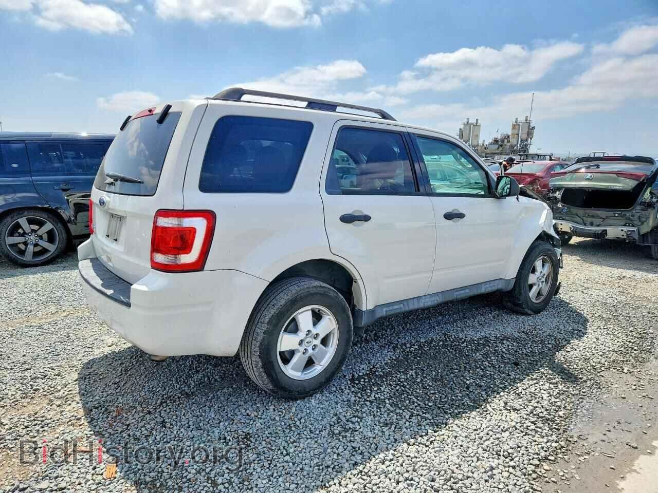 2012 FORD ESCAPE - VIN: 1FMCU9D71CKB93132 - Фото 3