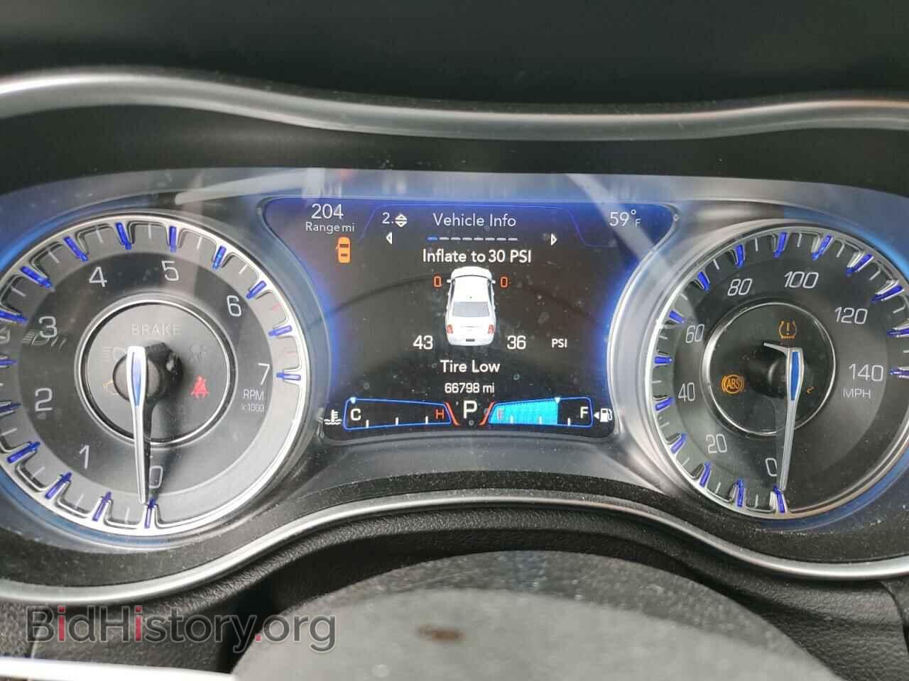 2018 CHRYSLER 300 - VIN: 2C3CCAKG5JH268161 - Фото 9