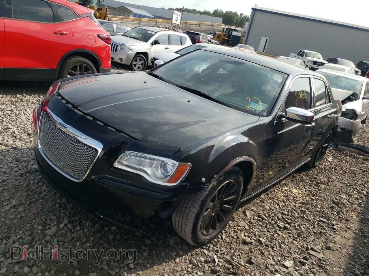 2013 CHRYSLER 300 - VIN: 2C3CCAAG3DH509740 - Фото 2