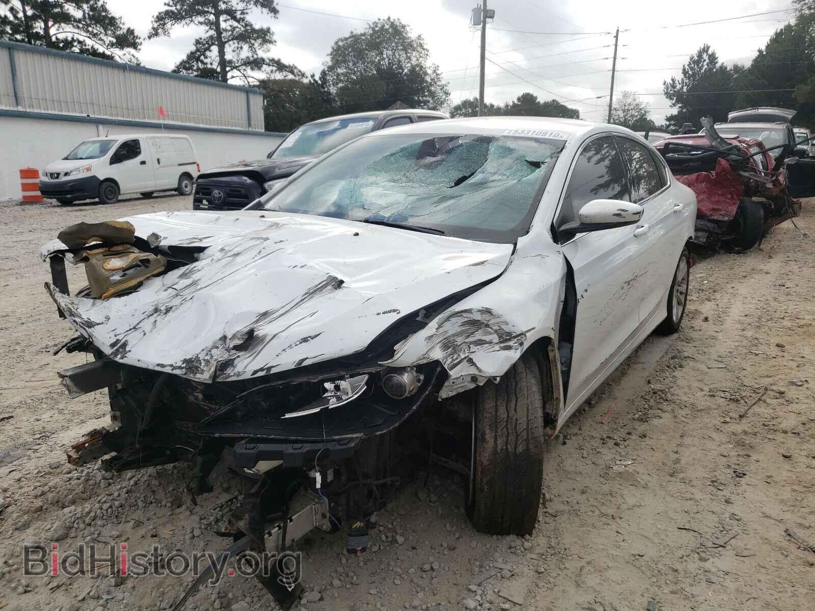 2015 CHRYSLER 200 - VIN: 1C3CCCAB2FN590417 - Photo 2