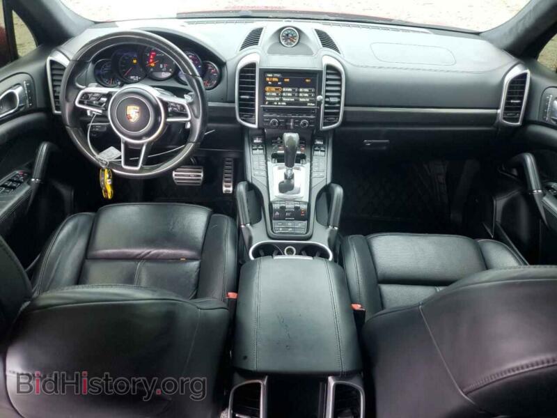 2016 Porsche CAYENNE (VIN WP1AD2A25GLA75661) — photo 8 of 13