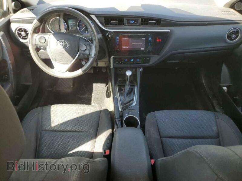 2018 Toyota COROLLA (VIN 5YFBURHE3JP761663) — photo 8 of 13