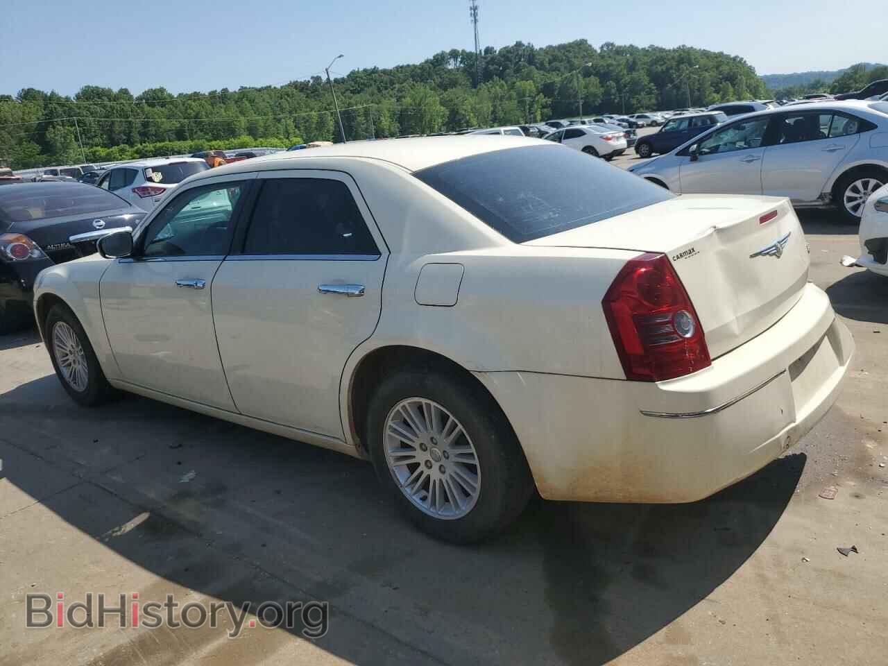 2010 CHRYSLER 300 - VIN: 2C3CA4CD8AH190261 - Фото 2