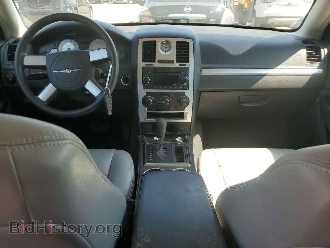 2010 CHRYSLER 300 - VIN: 2C3CA4CD8AH190261 - Фото 8