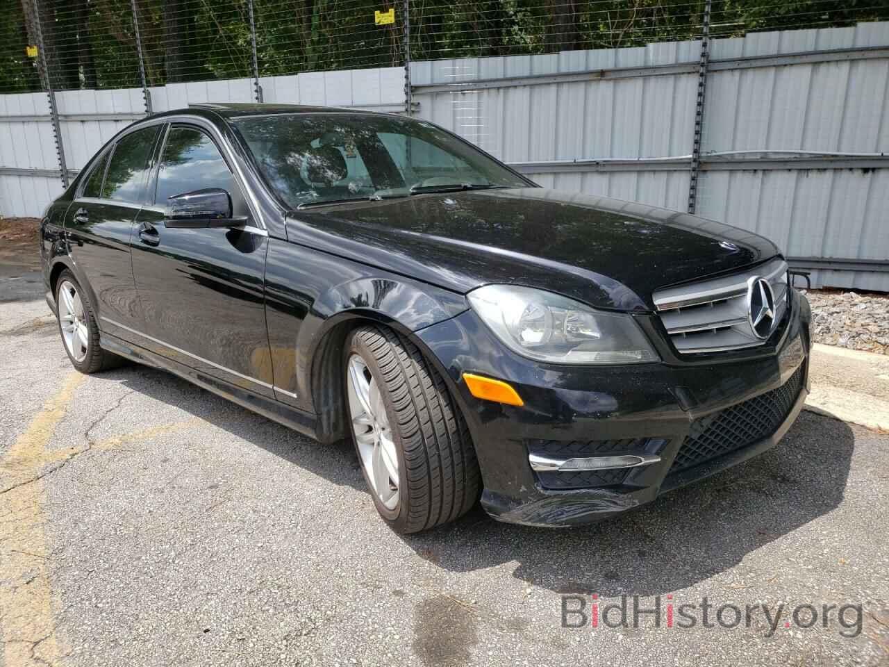 Photo WDDGF4HB0DR251893 - MERCEDES-BENZ C-CLASS 2013