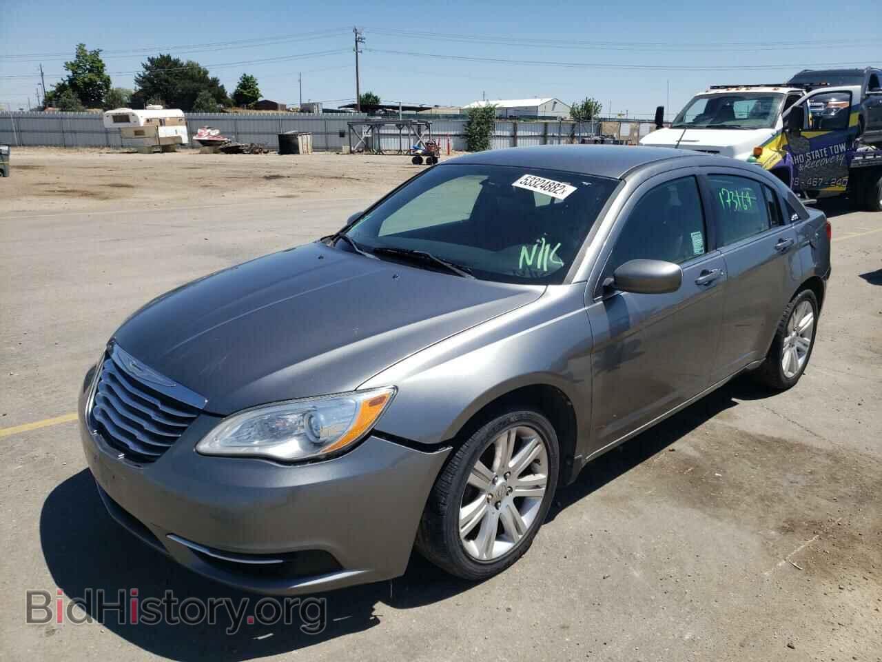 2013 CHRYSLER 200 - VIN: 1C3CCBBBXDN696104 - Фото 2