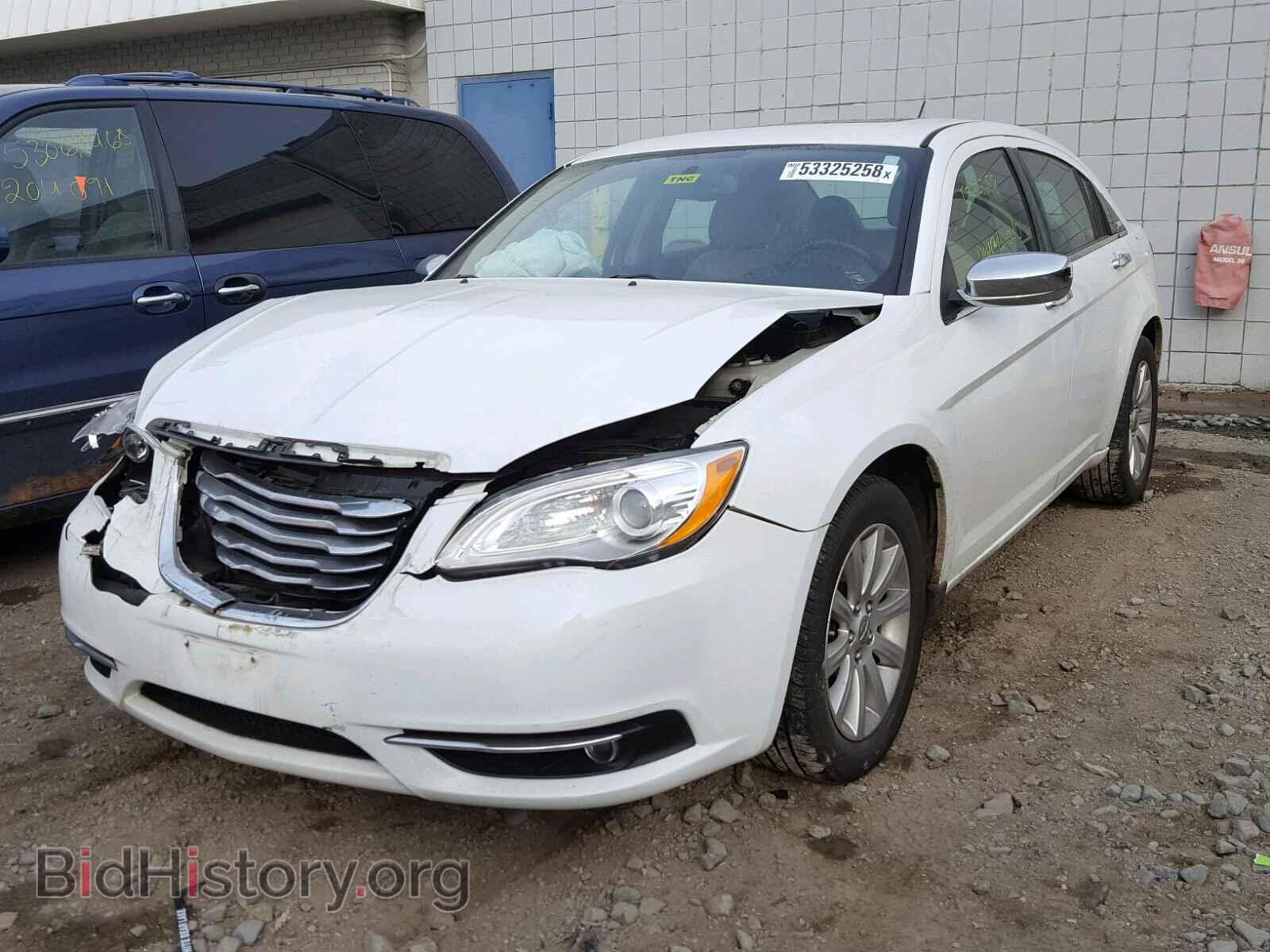 2013 CHRYSLER 200 - VIN: 1C3CCBCG7DN557798 - Фото 2