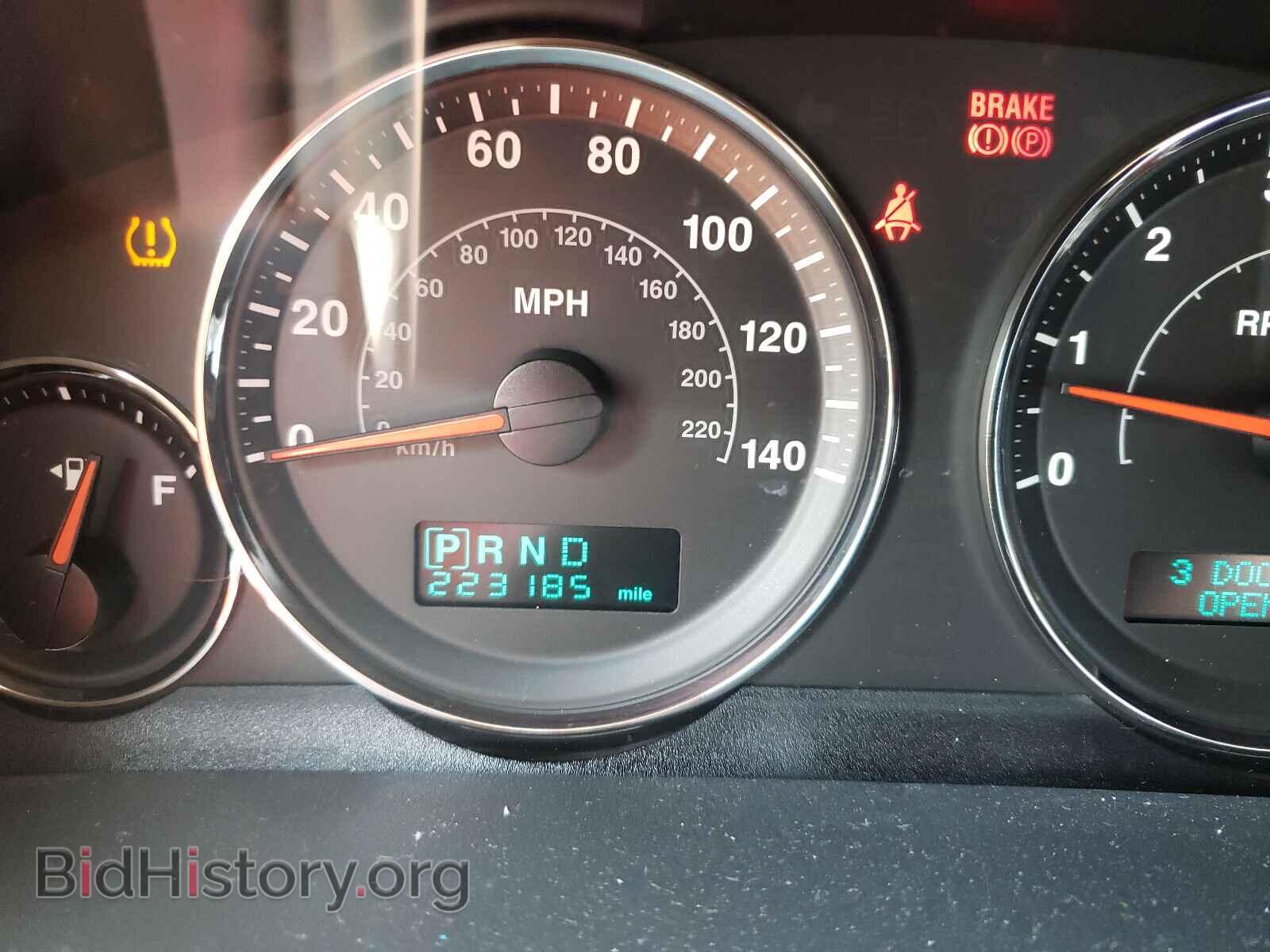 2007 JEEP COMMANDER - VIN: 1J8HG48K87C632273 - Фото 8
