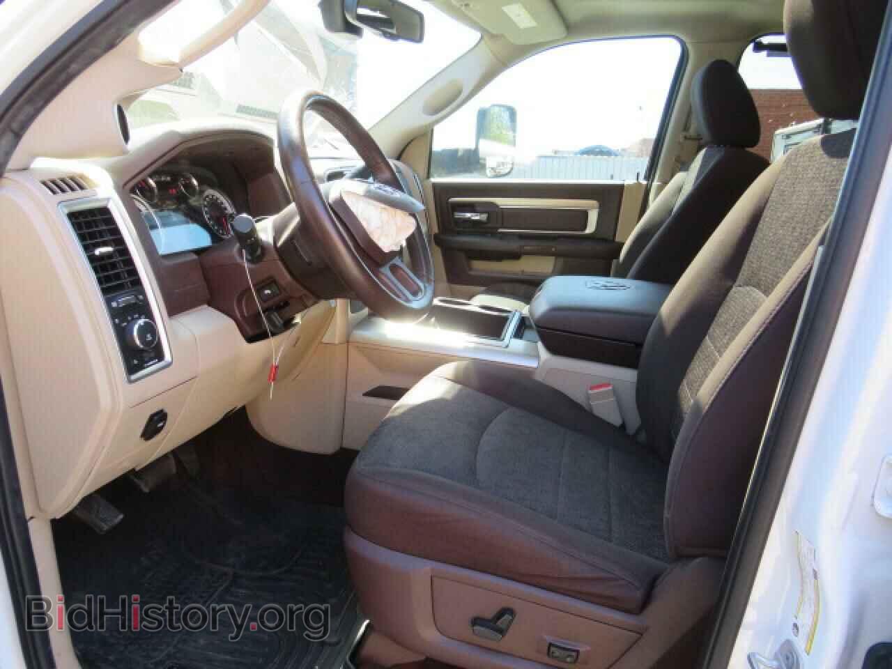 2015 RAM All Models - VIN: 3C6UR5DL0FG593458 - Photo 9