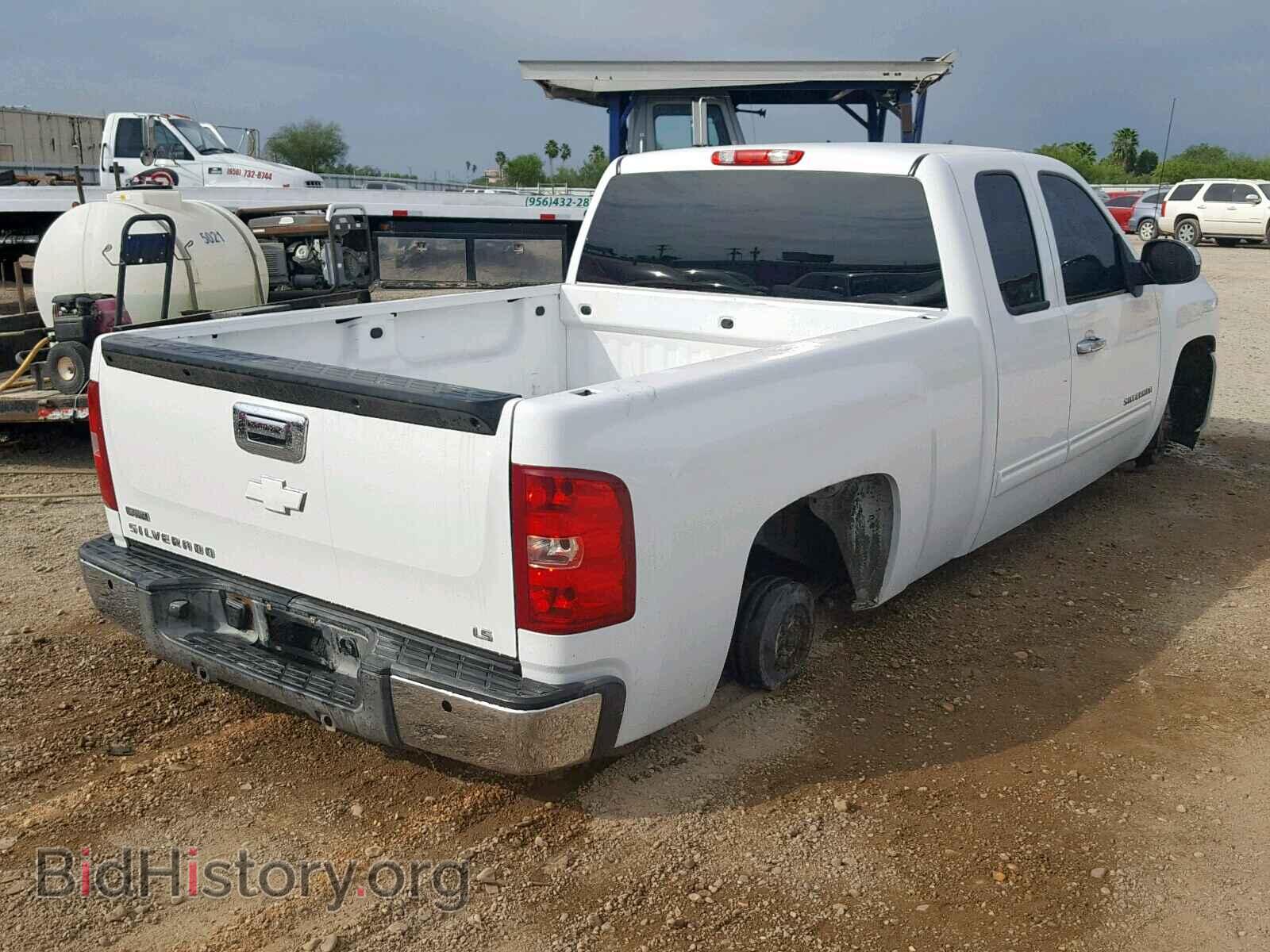 2011 CHEVROLET SILVERADO - VIN: 1GCRCREA3BZ460742 - Фото 4