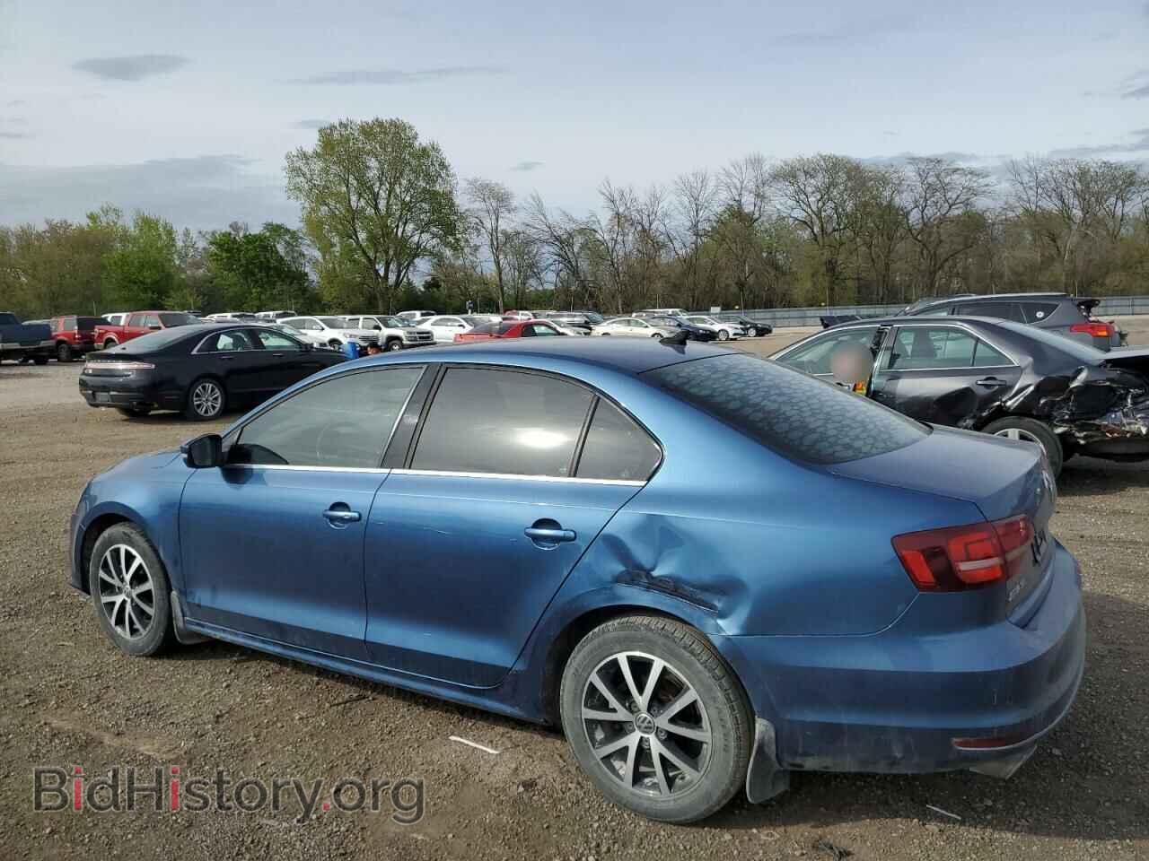 2017 VOLKSWAGEN JETTA - VIN: 3VWDB7AJ0HM275420 - Фото 2