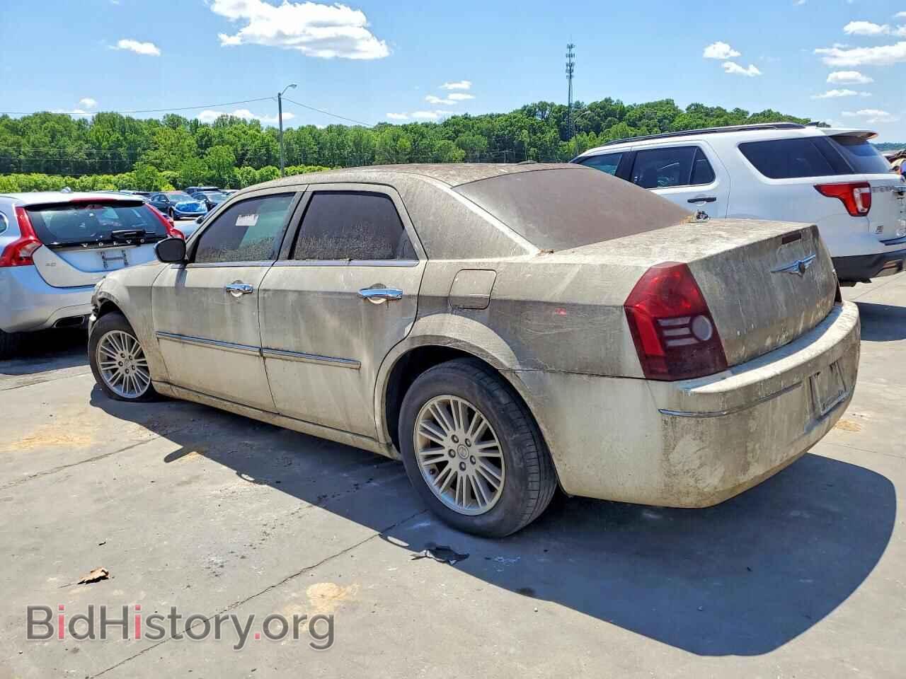 2010 CHRYSLER 300 - VIN: 2C3CA5CV0AH309063 - Фото 2