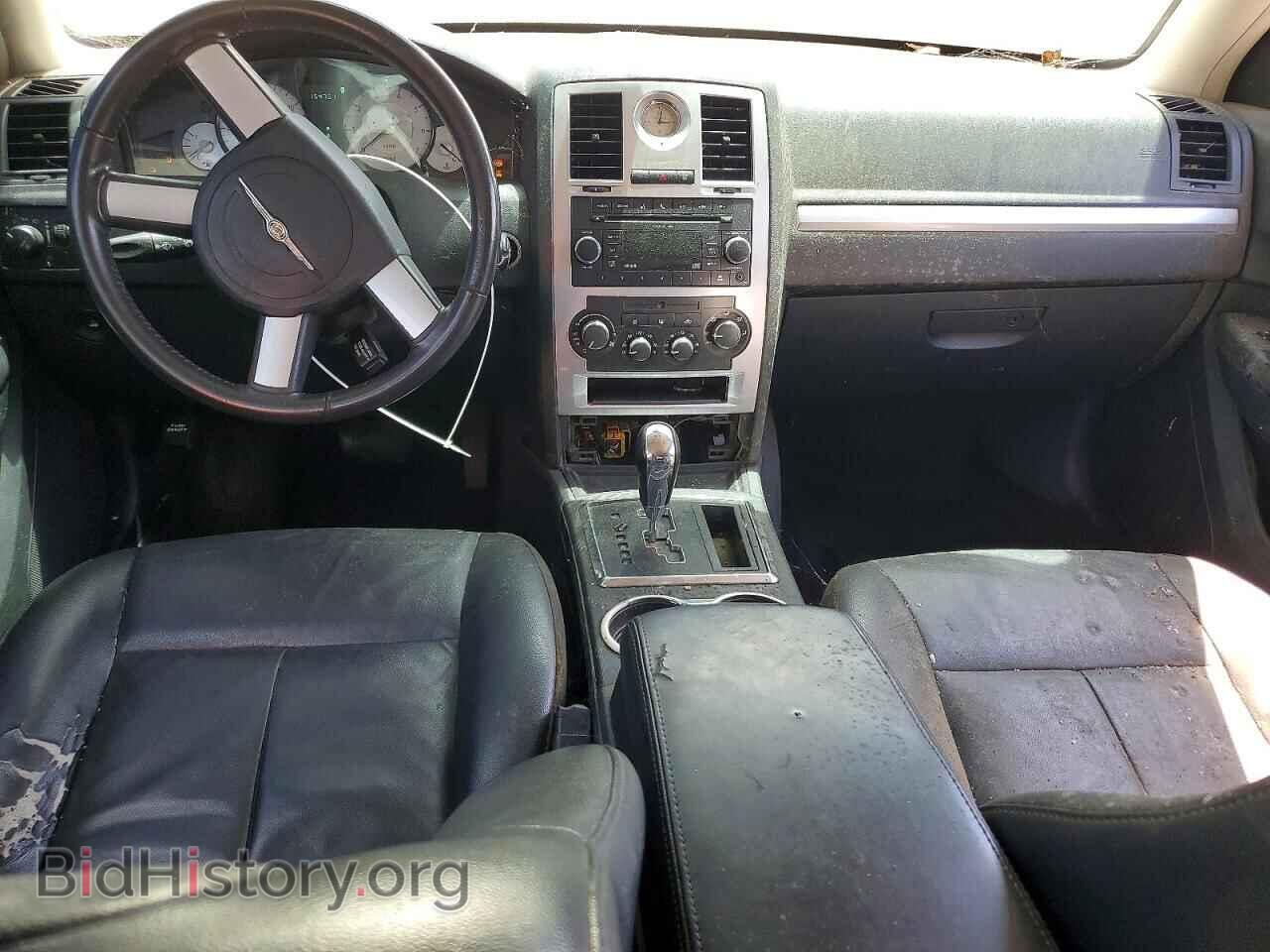 2010 CHRYSLER 300 - VIN: 2C3CA5CV0AH309063 - Фото 8