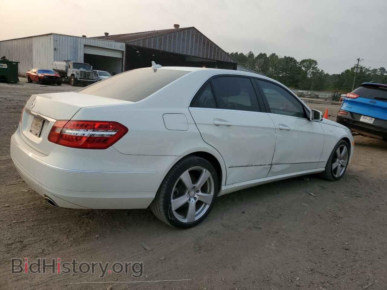 2011 MERCEDES-BENZ E-CLASS - VIN: WDDHF5GB7BA443738 - Фото 3