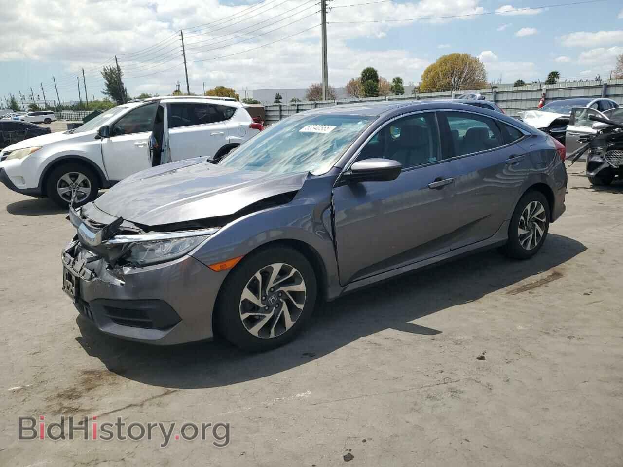 Photo 19XFC2F76JE032073 - HONDA CIVIC 2018