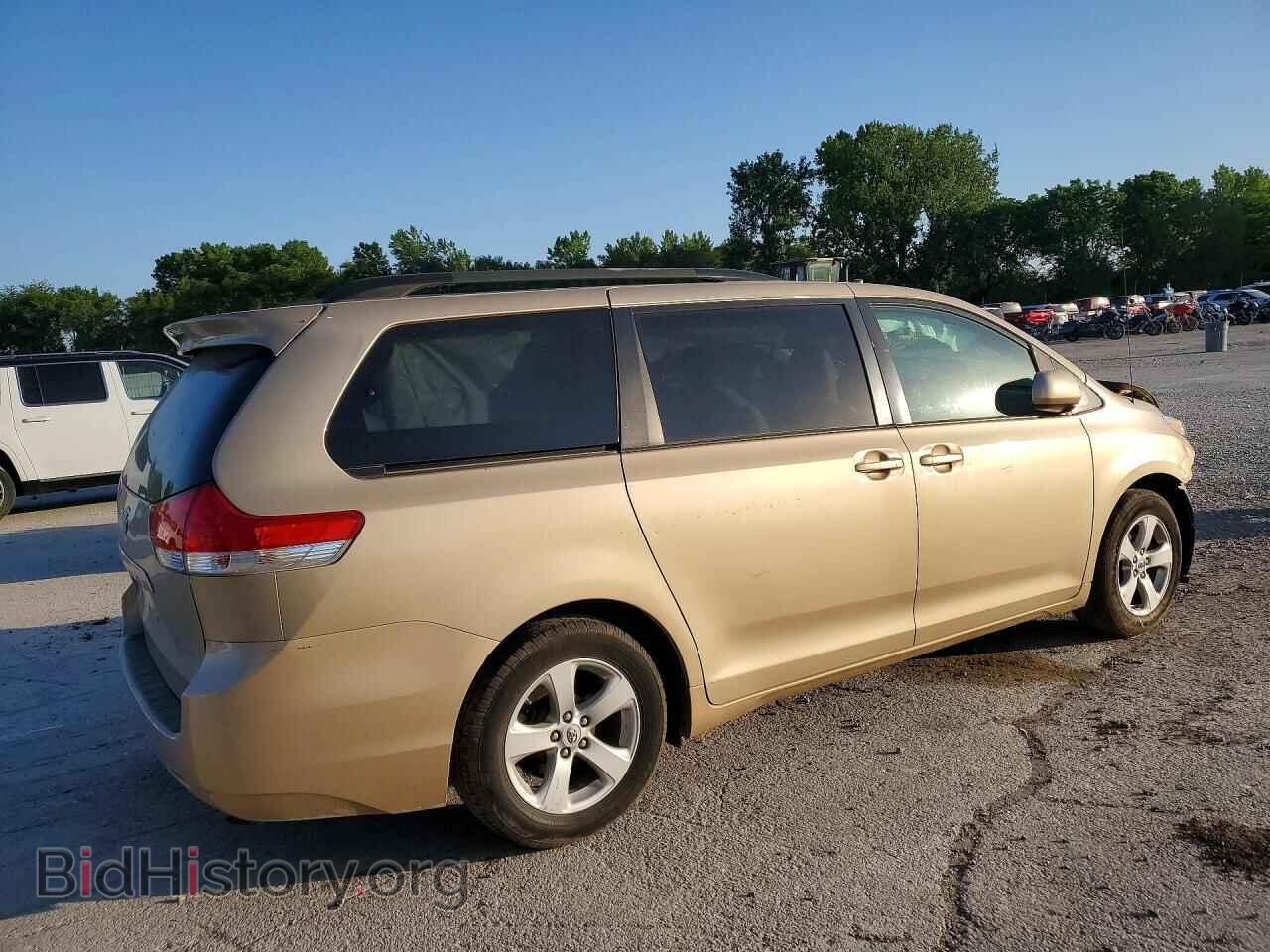 2011 TOYOTA SIENNA - VIN: 5TDKK3DC4BS044656 - Фото 3