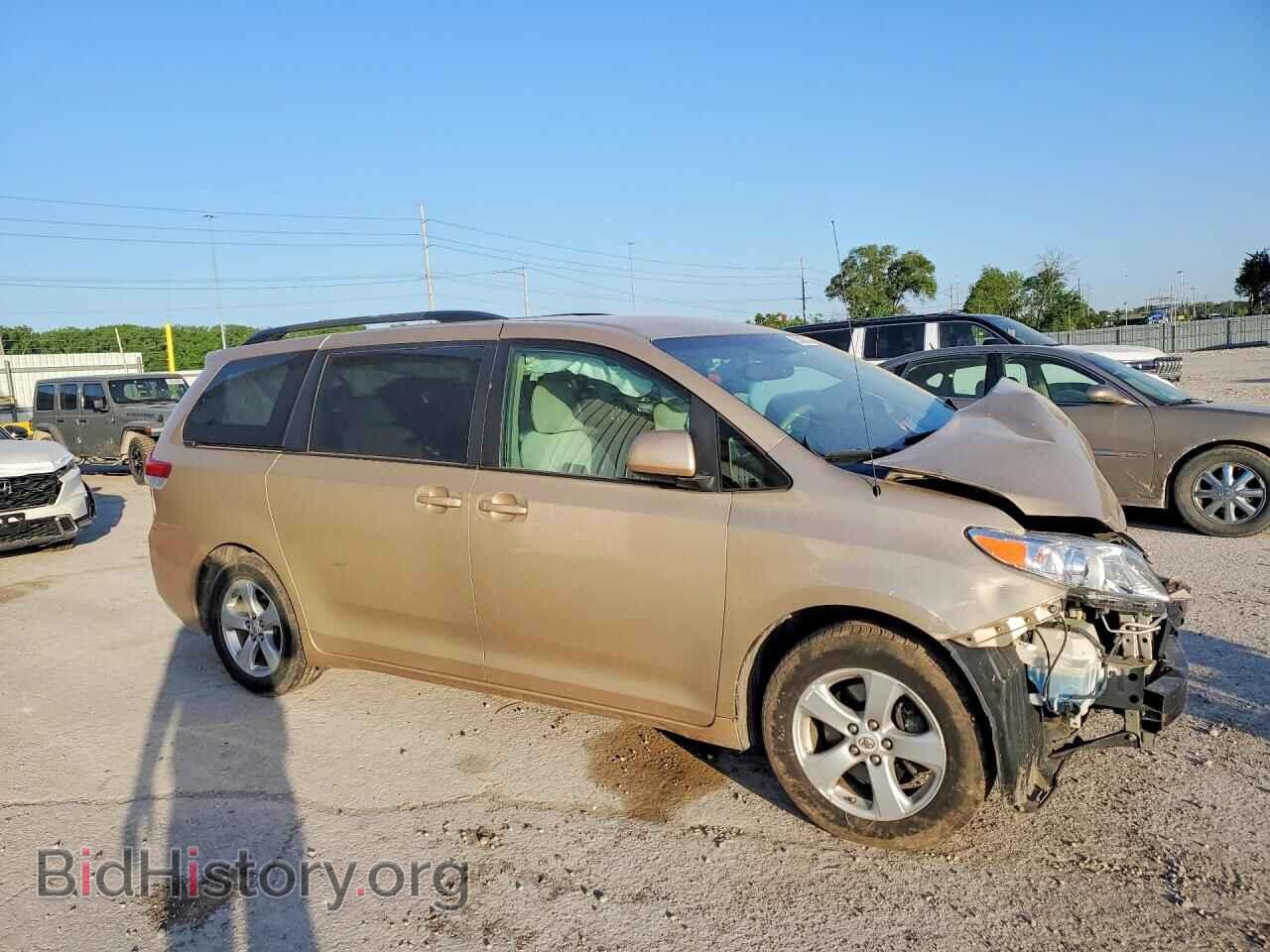 2011 TOYOTA SIENNA - VIN: 5TDKK3DC4BS044656 - Фото 4