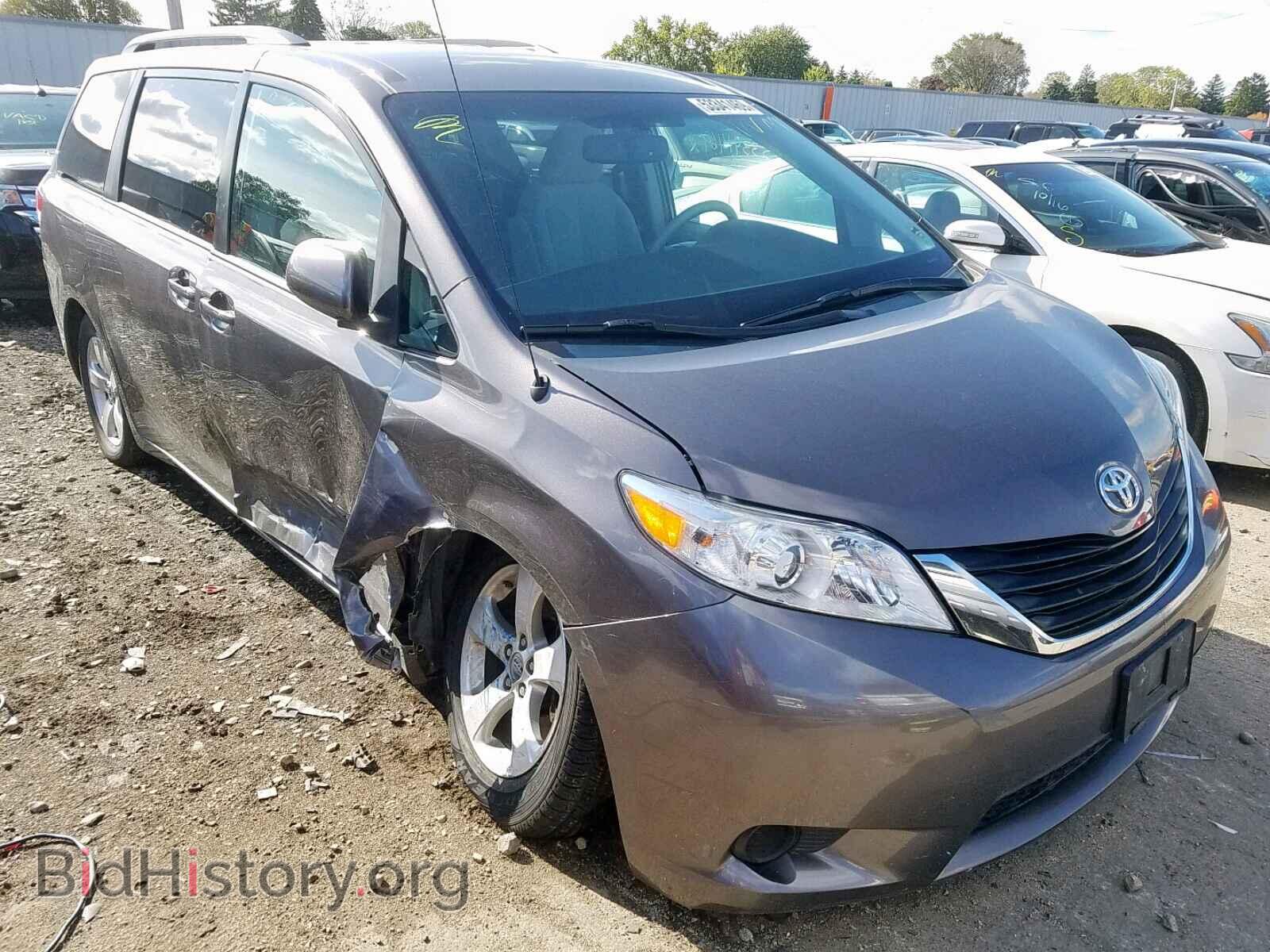 Photo 5TDKK3DC8DS347975 - TOYOTA SIENNA LE 2013