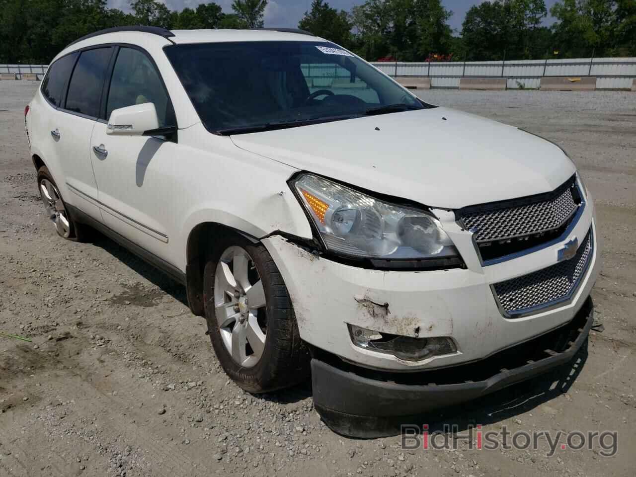 Photo 1GNKRLED6CJ303768 - CHEVROLET TRAVERSE 2012